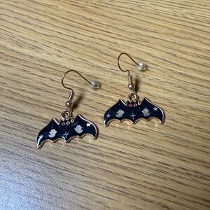 New never worn Halloween Dangle Earrings Bats with Ghosts and cross